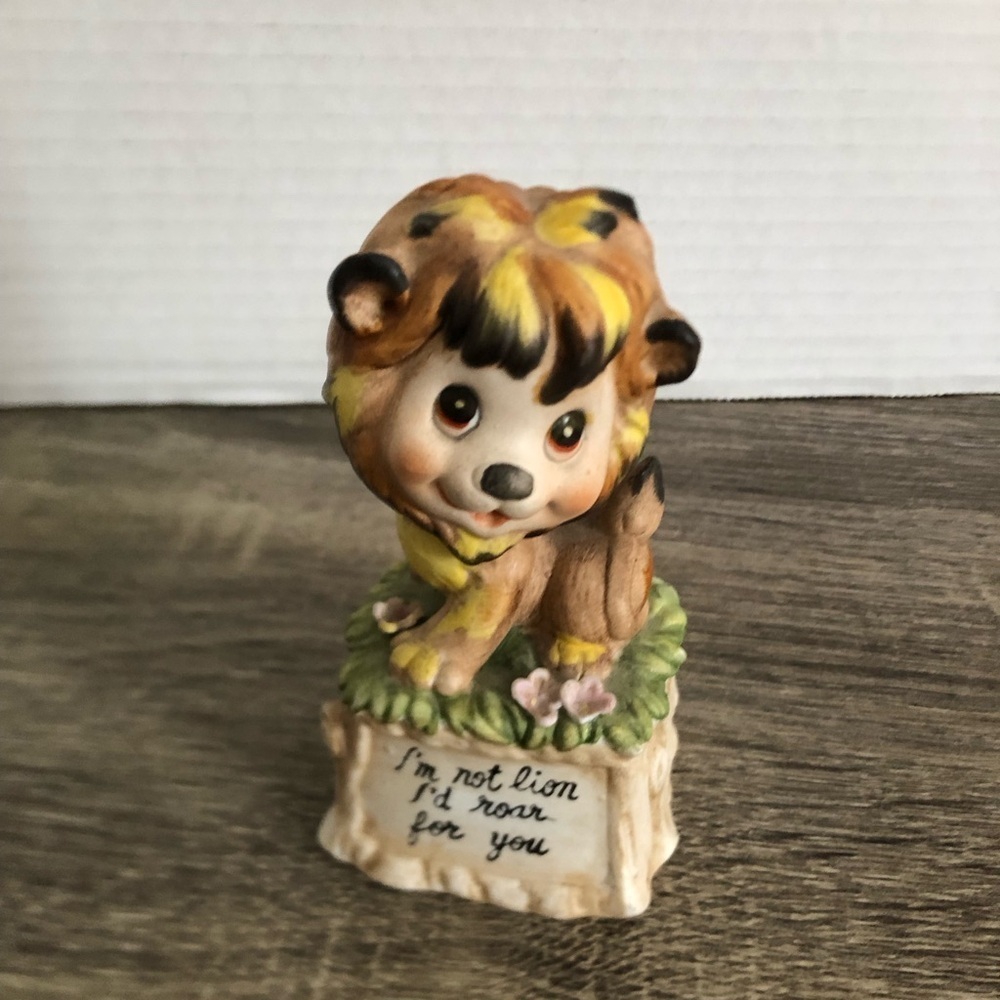 Vtg Anthropomorphic Lion Figurine
